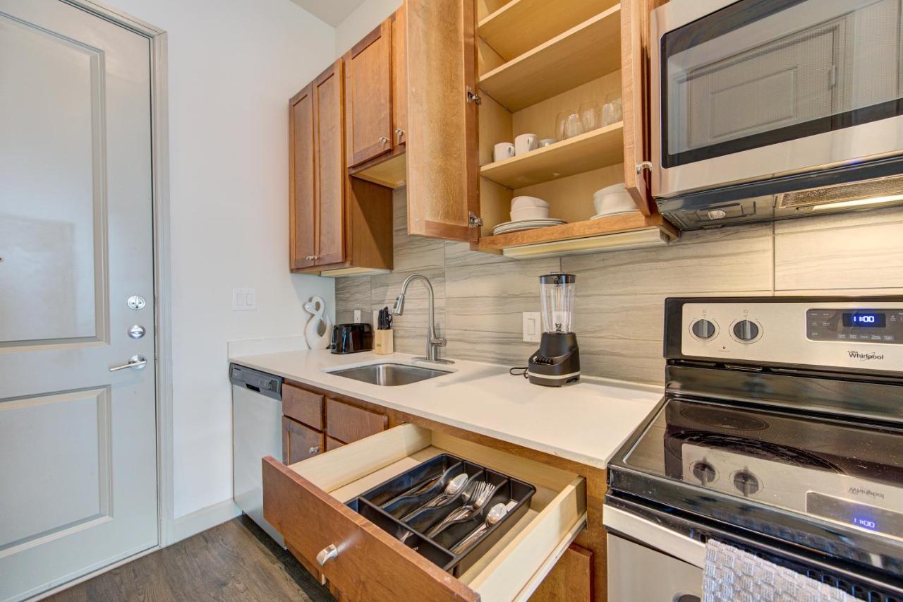 Trendy Downtown 1Bd/Freeparking/Wi-Fi/Pool Apartment Houston Bagian luar foto