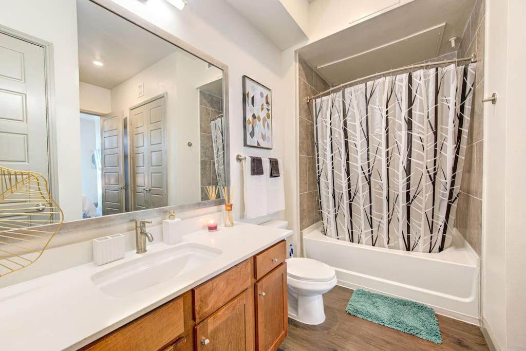 Trendy Downtown 1Bd/Freeparking/Wi-Fi/Pool Apartment Houston Bagian luar foto