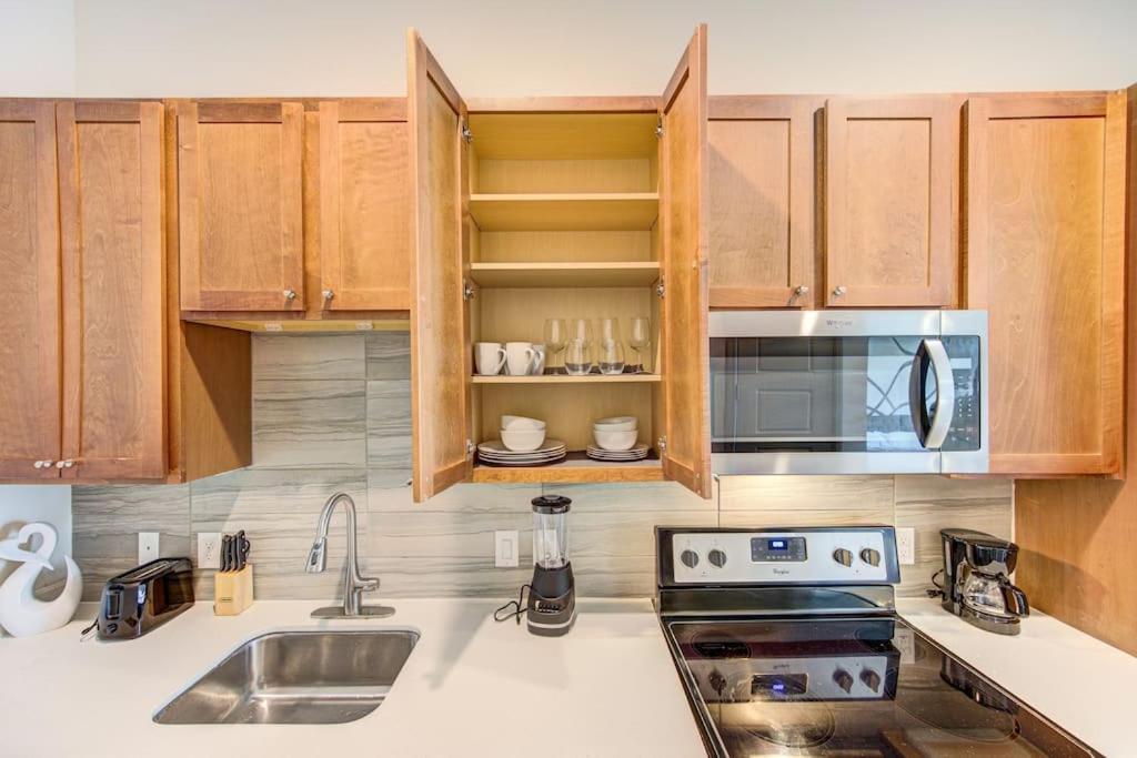 Trendy Downtown 1Bd/Freeparking/Wi-Fi/Pool Apartment Houston Bagian luar foto