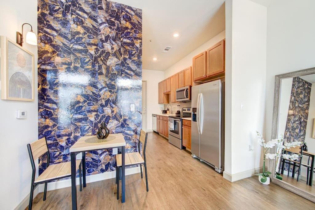 Trendy Downtown 1Bd/Freeparking/Wi-Fi/Pool Apartment Houston Bagian luar foto